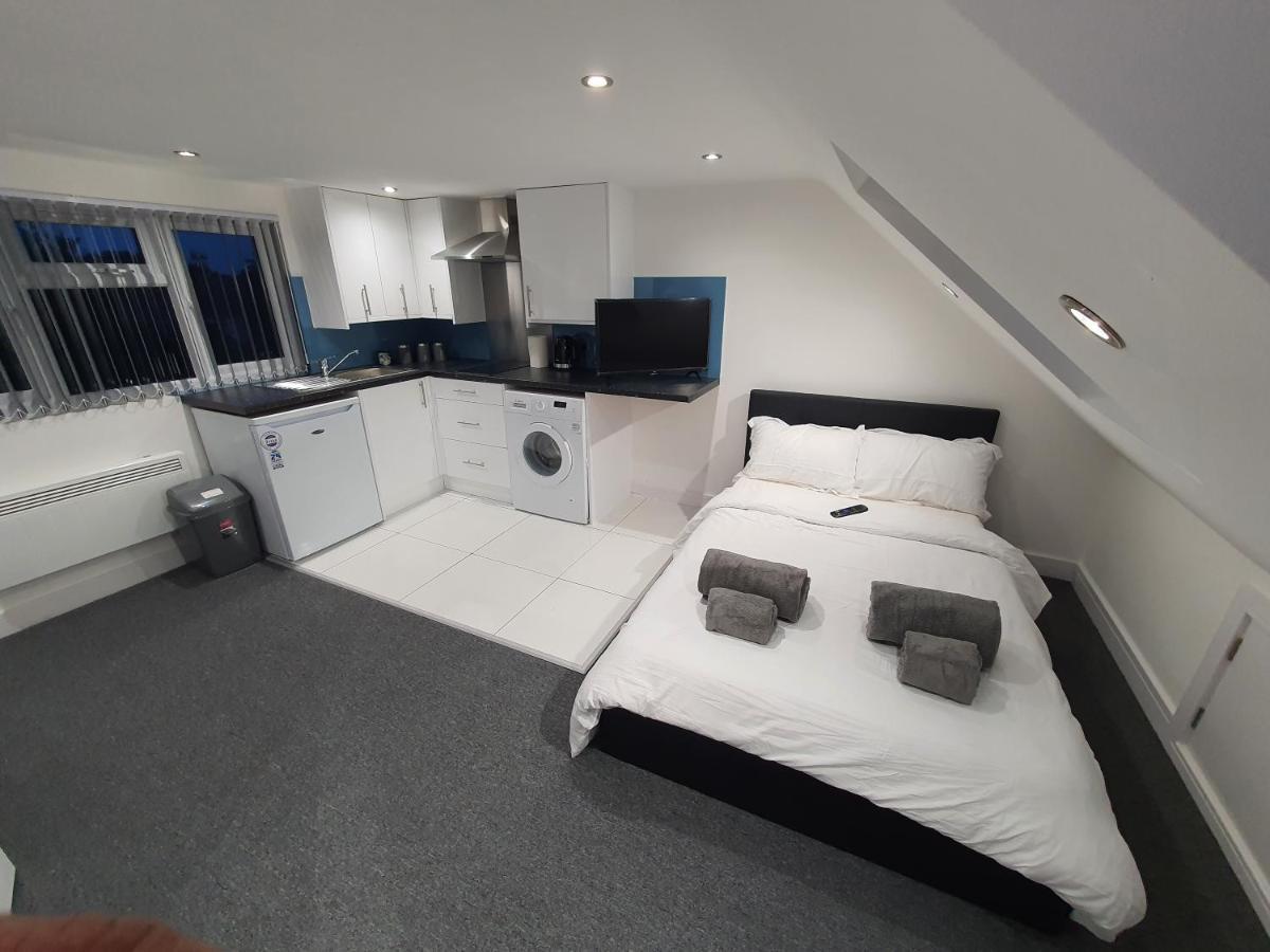 New Self Contained Flat,In Hayes, Free Parking Ξενοδοχείο Northolt  Εξωτερικό φωτογραφία