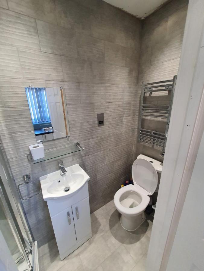 New Self Contained Flat,In Hayes, Free Parking Ξενοδοχείο Northolt  Εξωτερικό φωτογραφία