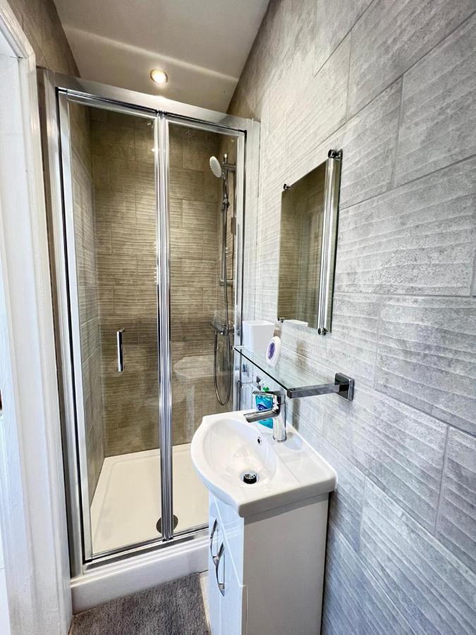 New Self Contained Flat,In Hayes, Free Parking Ξενοδοχείο Northolt  Εξωτερικό φωτογραφία