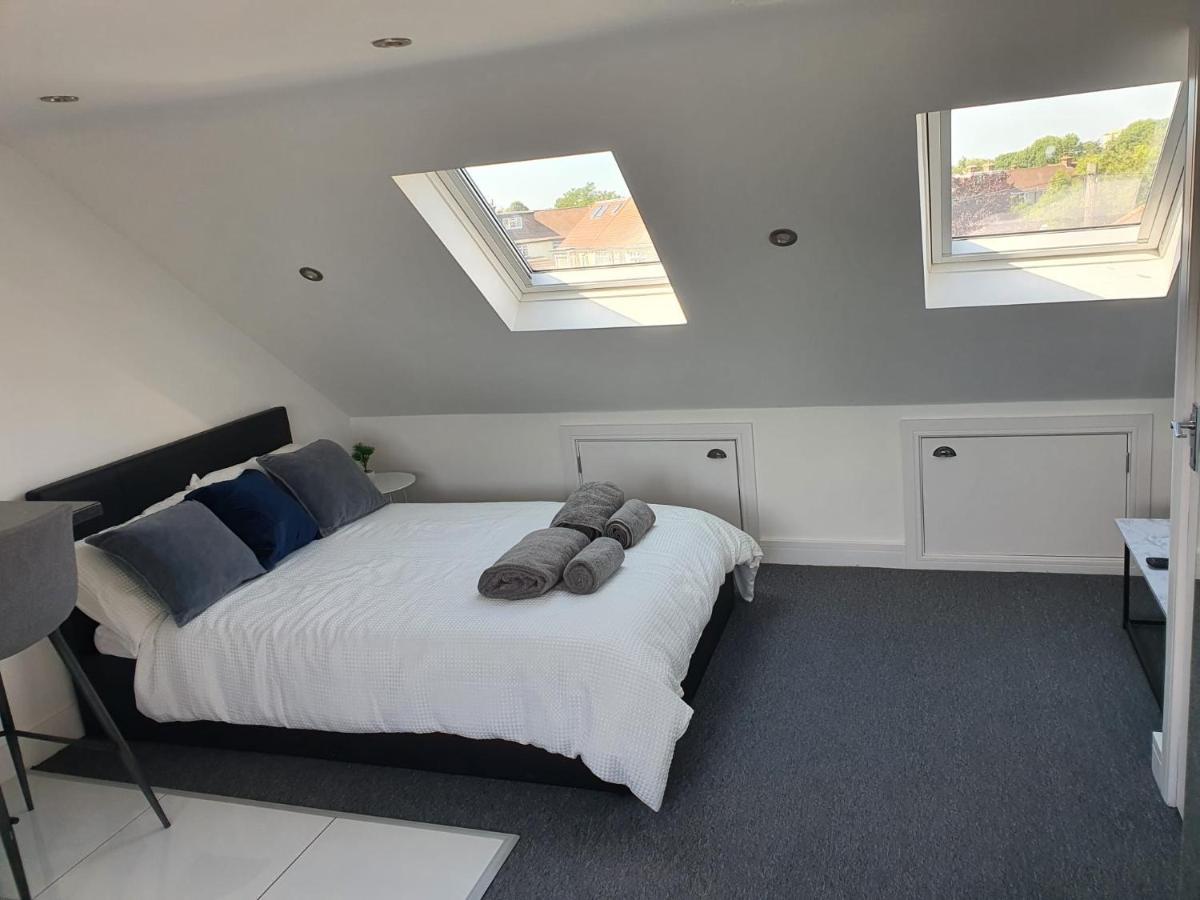 New Self Contained Flat,In Hayes, Free Parking Ξενοδοχείο Northolt  Εξωτερικό φωτογραφία