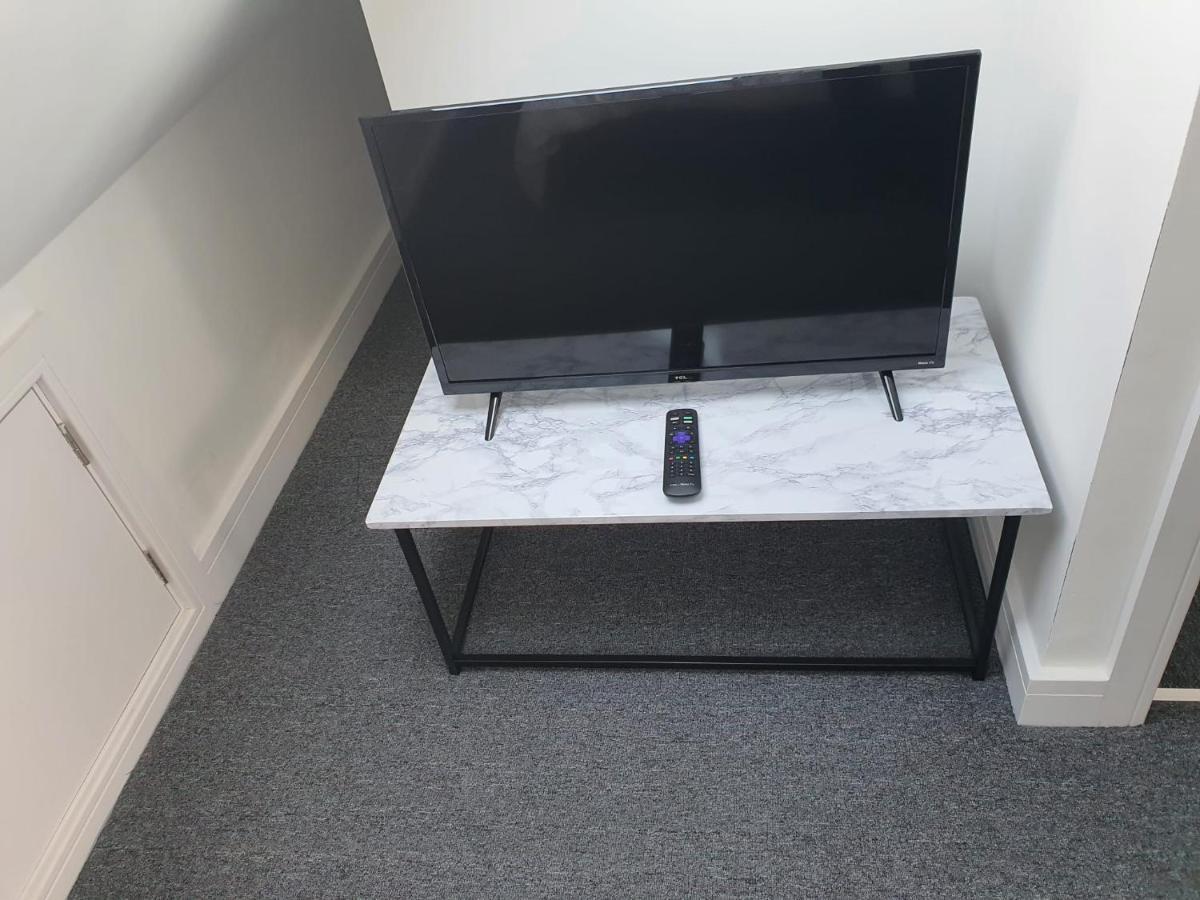 New Self Contained Flat,In Hayes, Free Parking Ξενοδοχείο Northolt  Εξωτερικό φωτογραφία
