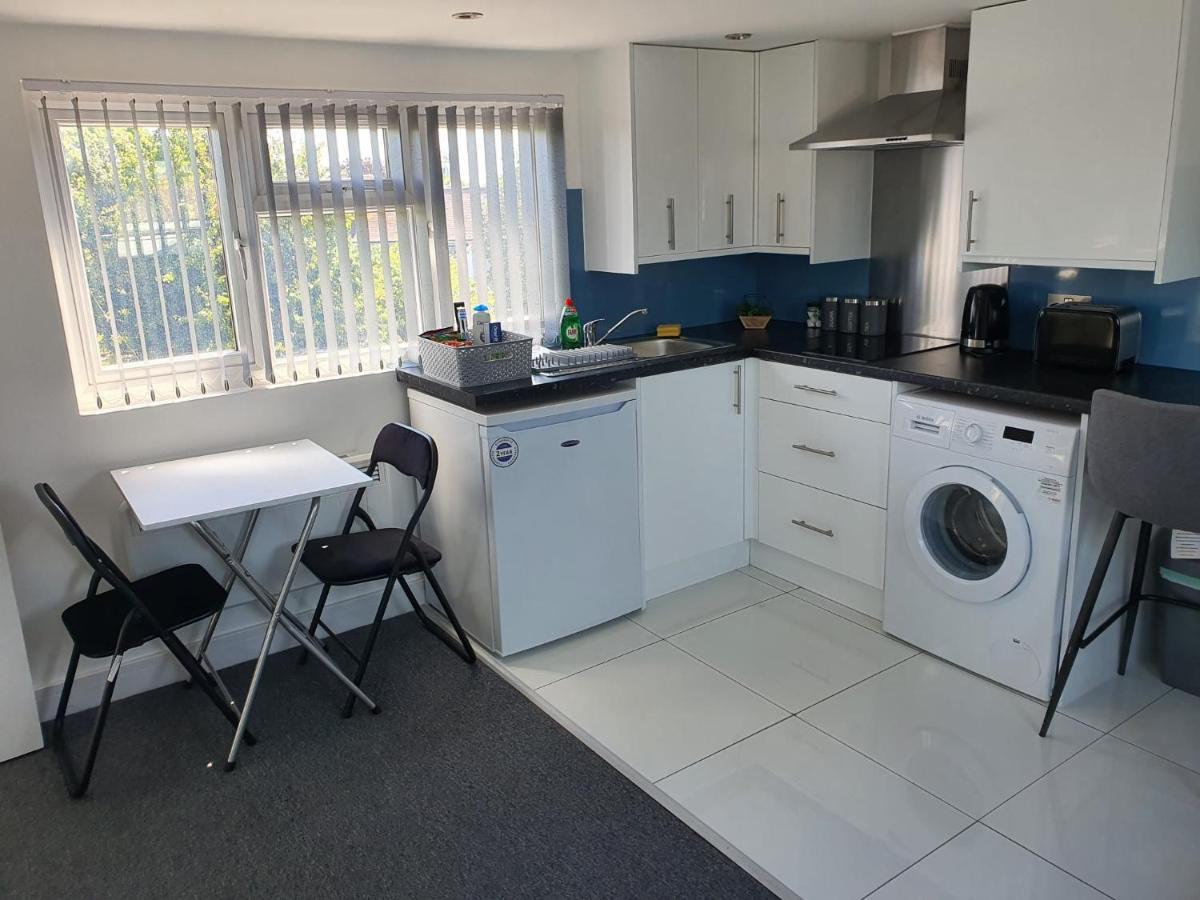 New Self Contained Flat,In Hayes, Free Parking Ξενοδοχείο Northolt  Εξωτερικό φωτογραφία