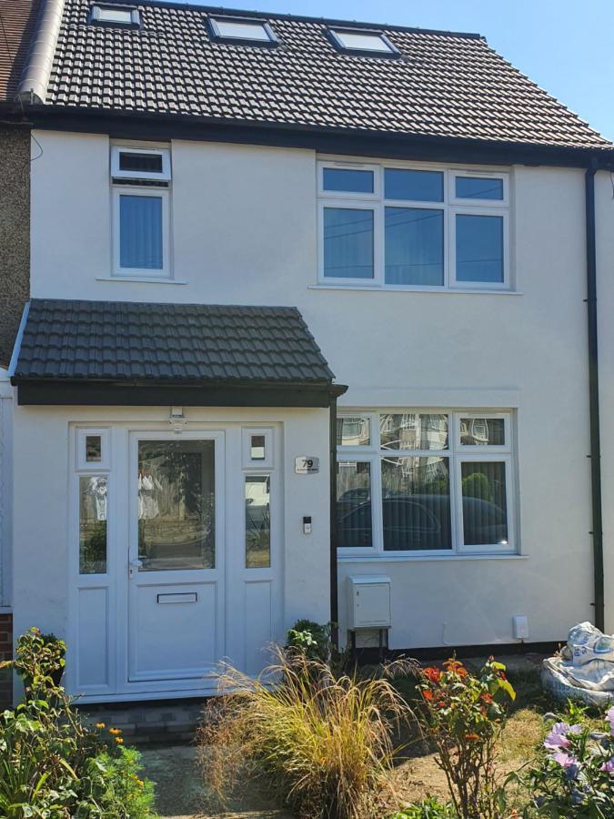New Self Contained Flat,In Hayes, Free Parking Ξενοδοχείο Northolt  Εξωτερικό φωτογραφία